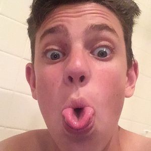 Meet your Posher, Max